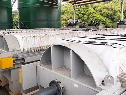 PP丙綸材質(zhì)900B濾布壓濾機應(yīng)用